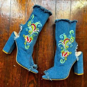 Open-toed denim heels/booties with embroidery